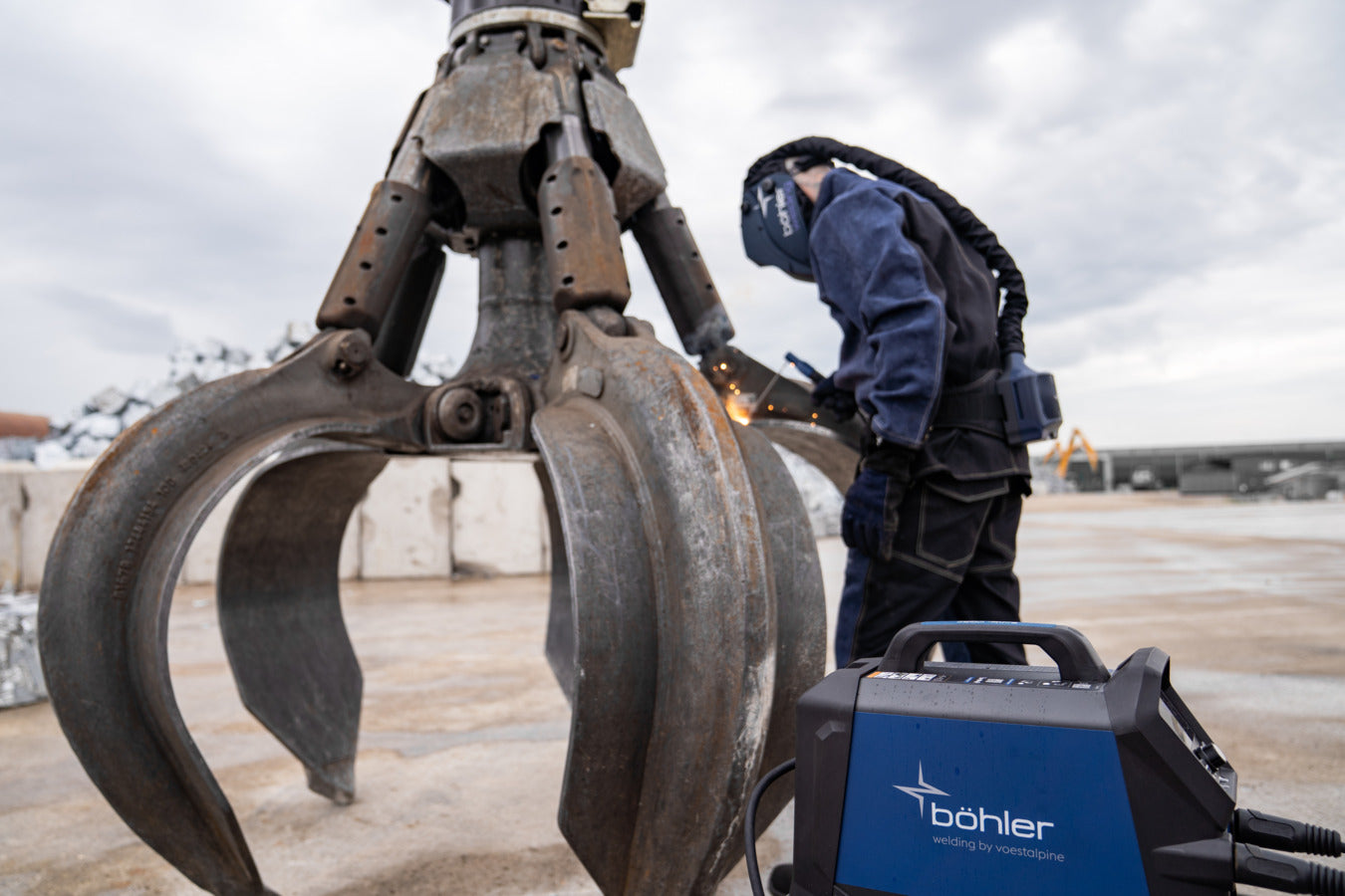 Saldatrice voestalpine Böhler Welding monofase CORE 210MMA, per saldatura MMA e TIG LIFT