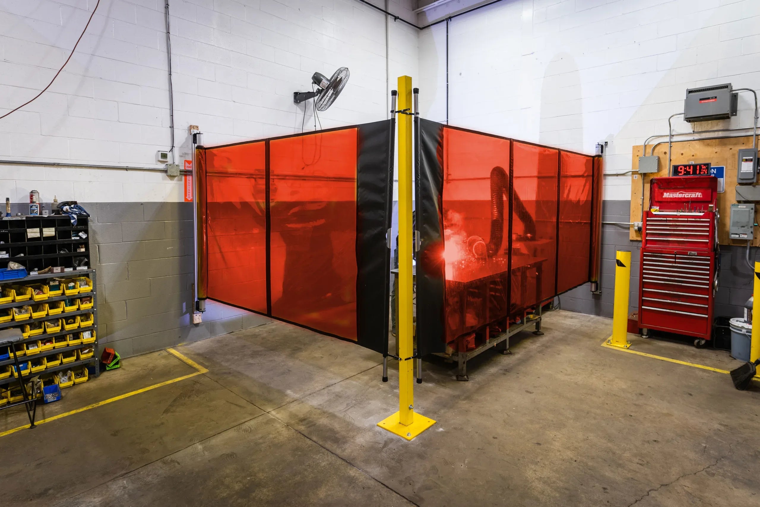 Tenda retrattile ROLLTect per protezione area di saldatura